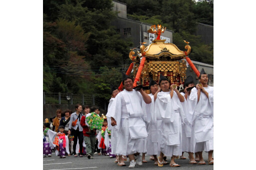 [秋天的节日]鲷鱼现金山节日山神节[大分县]