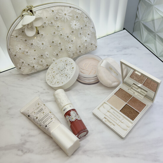 COSME DECORTE白Bliss收集Ｗｅｂ预订的通知