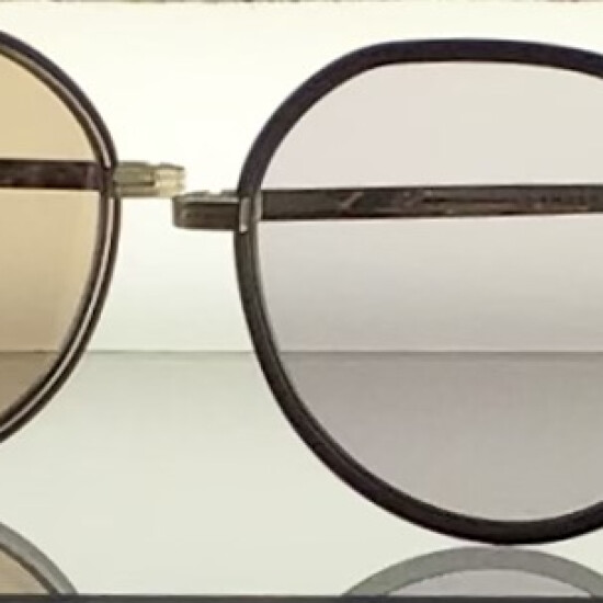 轻，容易拨打的日本制造墨镜👓
